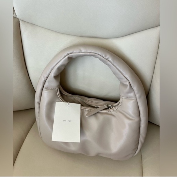 OAK + FORT Handbags - Oak and fort beige padded bag NWT minimalist style